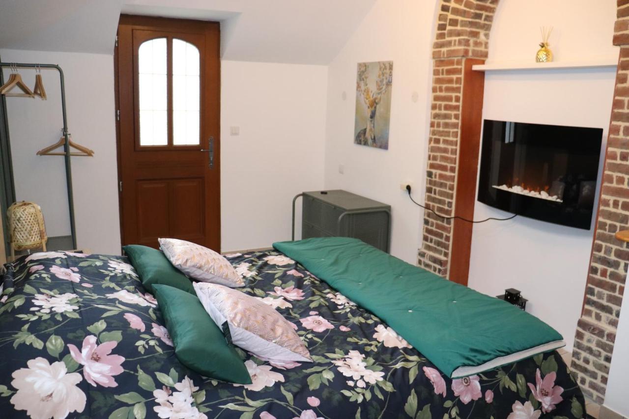 Le Jardin Des Roses Bed & Breakfast Gerponville ภายนอก รูปภาพ