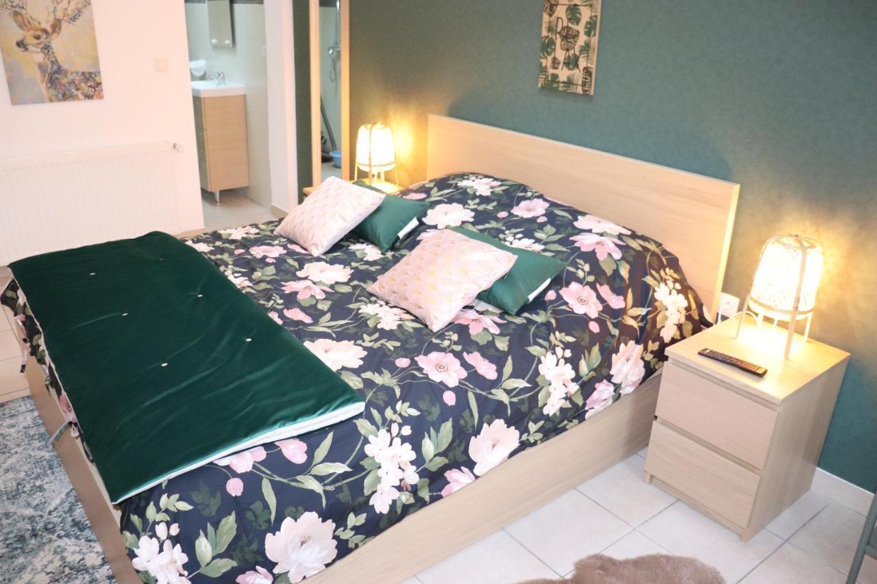 Le Jardin Des Roses Bed & Breakfast Gerponville ภายนอก รูปภาพ
