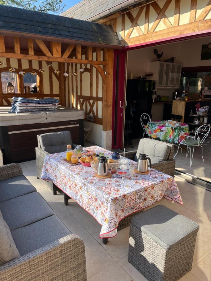 Le Jardin Des Roses Bed & Breakfast Gerponville ภายนอก รูปภาพ